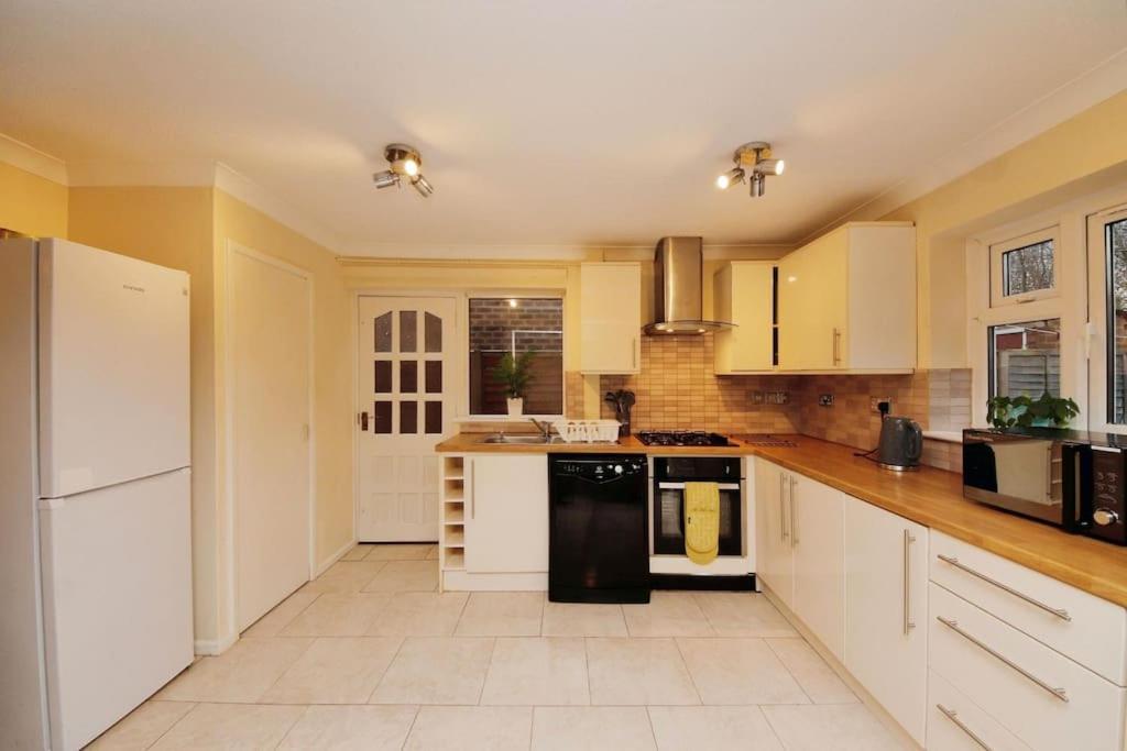 Beautiful Home Close To Town Free Netflix, Wifi Solihull Exterior foto